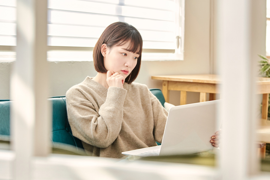 チャットレディの配信は事務所スタッフに監視されている？監視理由や対処法を解説